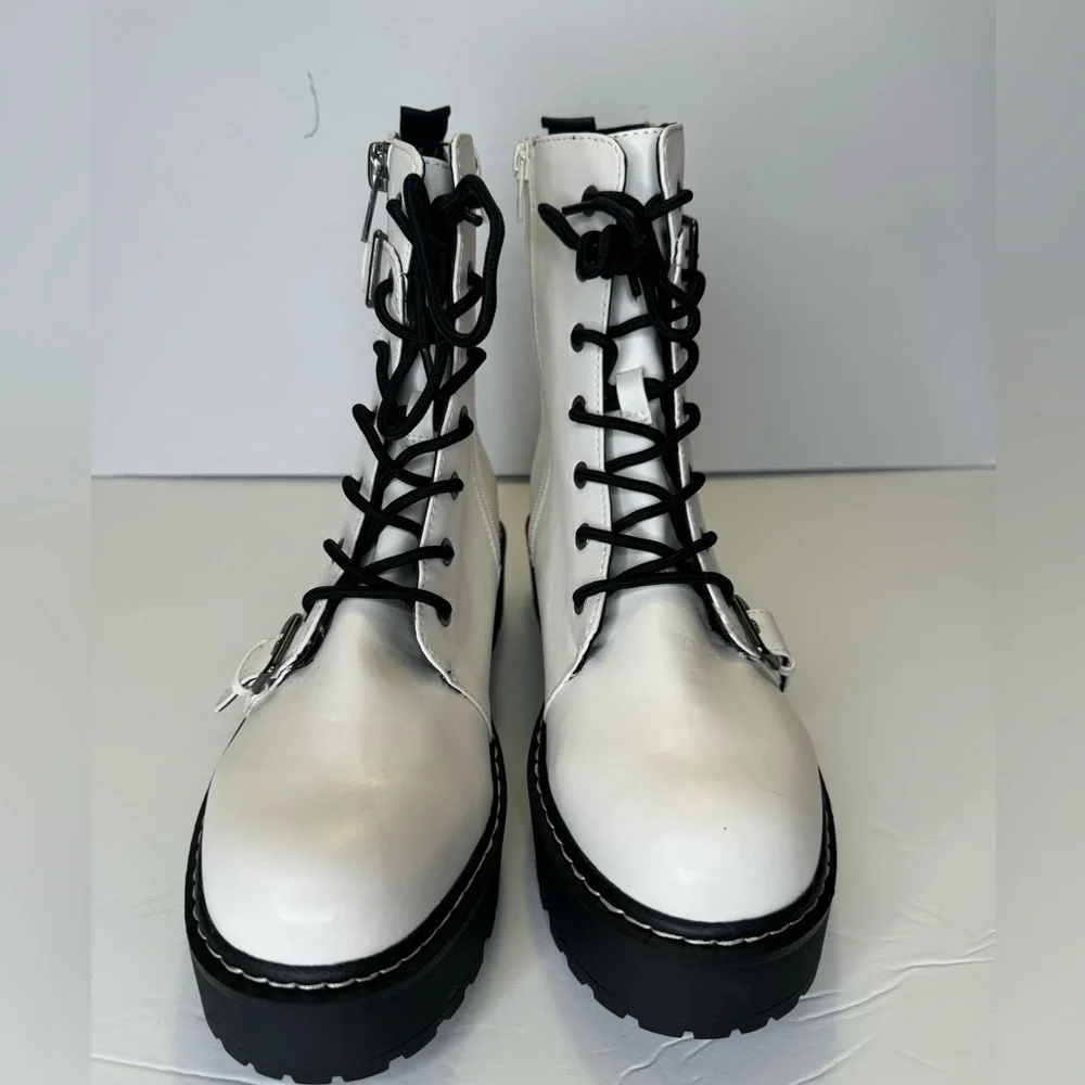 ‏Wild Pair  Womens Arriele Leather white Ankle Boots size 10M new